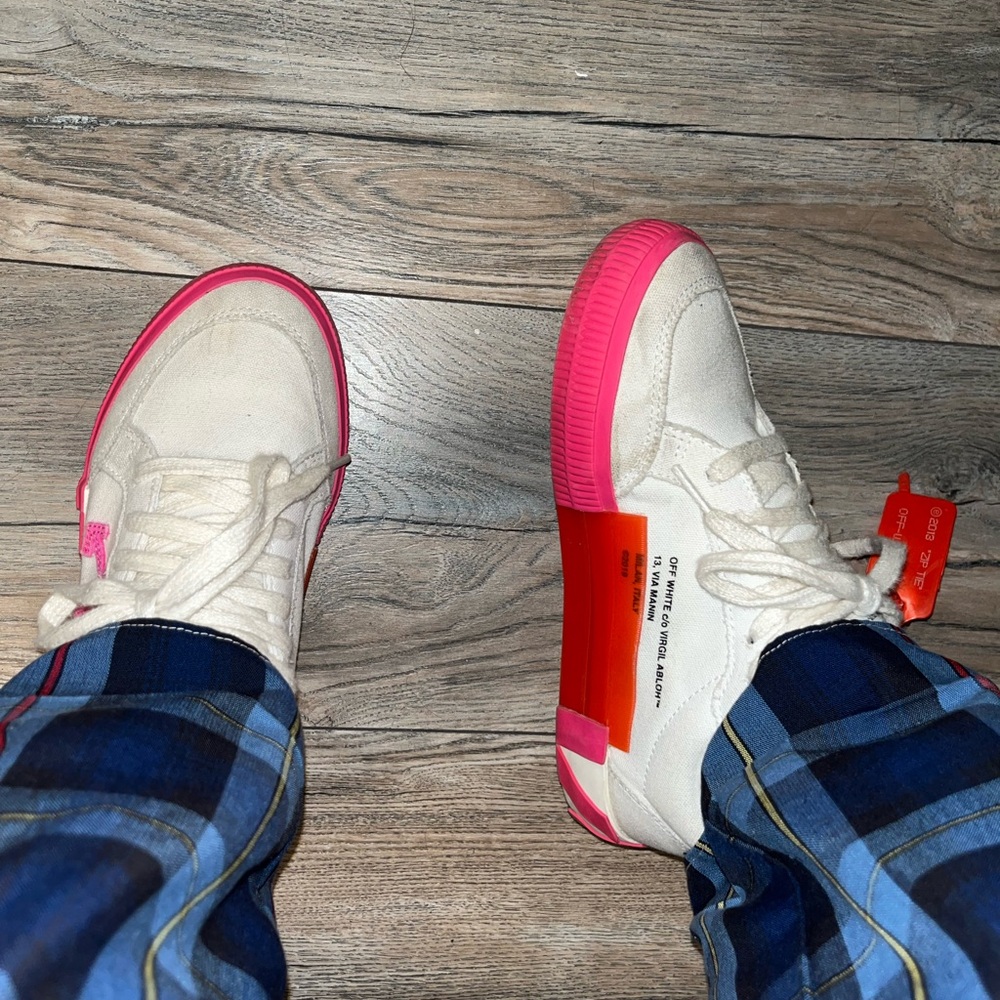 Pink and white offwhites
